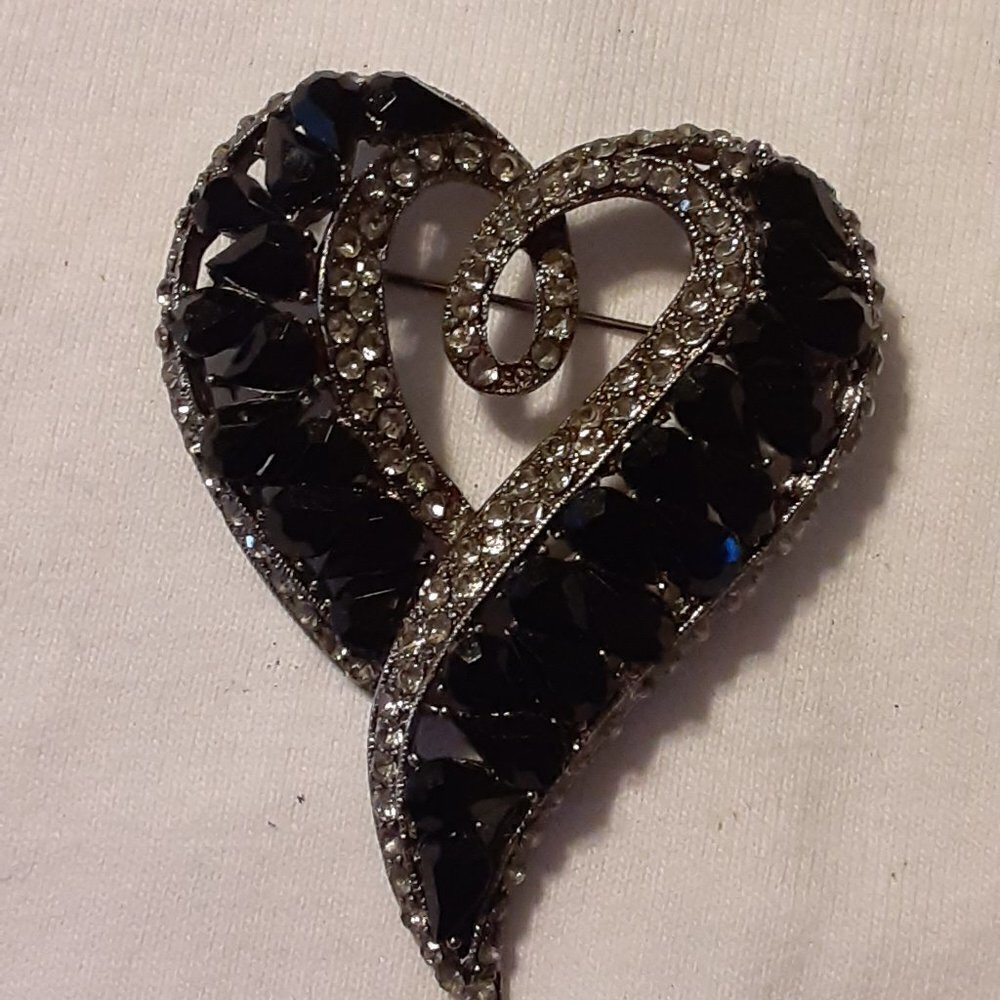 Vintage Heart Brooch With Rhinestones